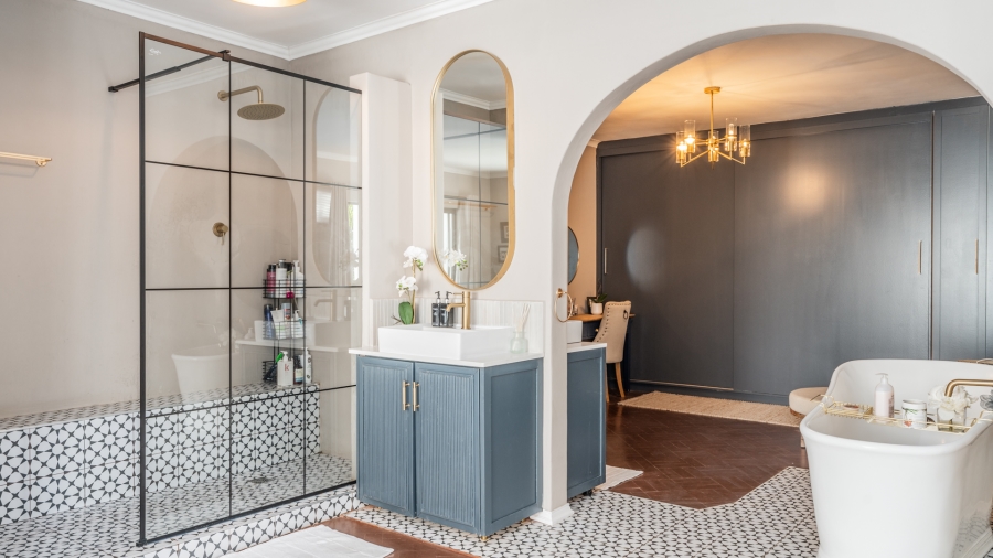 5 Bedroom Property for Sale in Lemoenkloof Western Cape